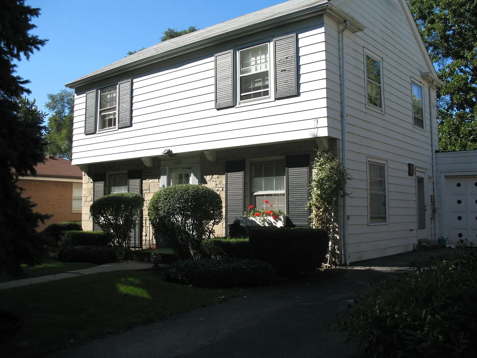 994 S 2nd Ave photo 1
