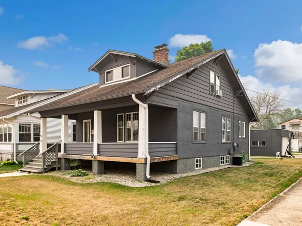 1517 16th Ave, Menominee, MI 49858