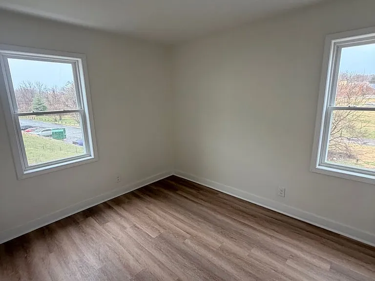 1439 Nightingale Rd — Photo 11