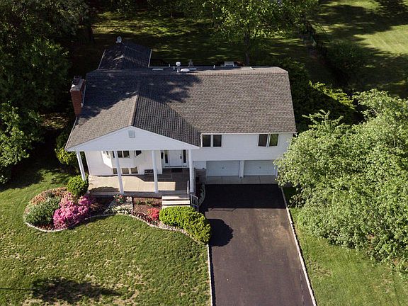 3rd image of 25 Warren Dr