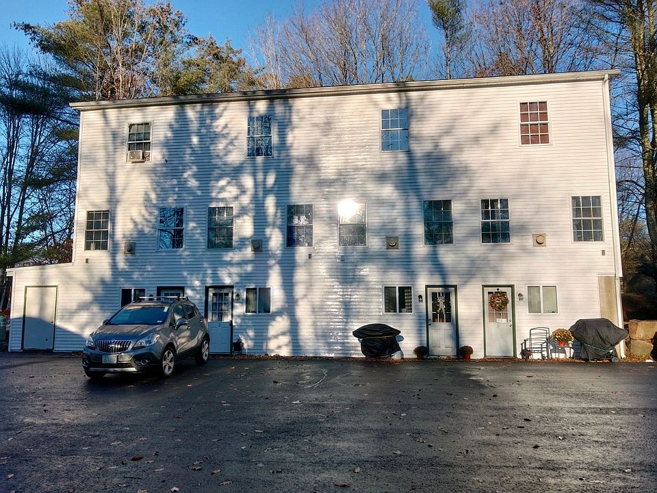 2nd image of 77 Bunker St #3