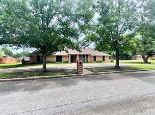 1176 Oval Dr, Athens, TX