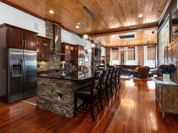 1012A Noble St, Anniston, AL 36201