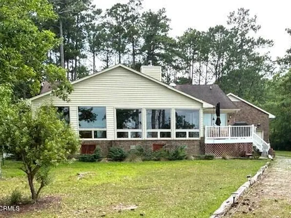 82 Spinnaker Point Road N, Oriental, NC 28571