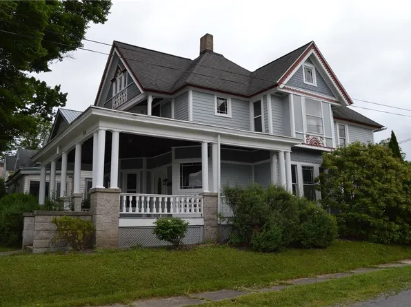 203 Beach Ave, Cambridge Springs, PA 16403