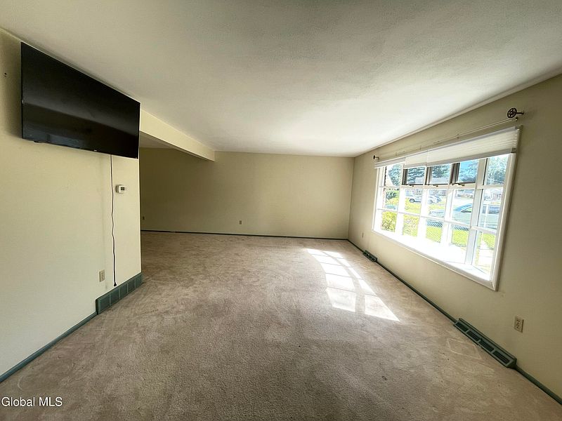 4th image of 22 Farnam Place