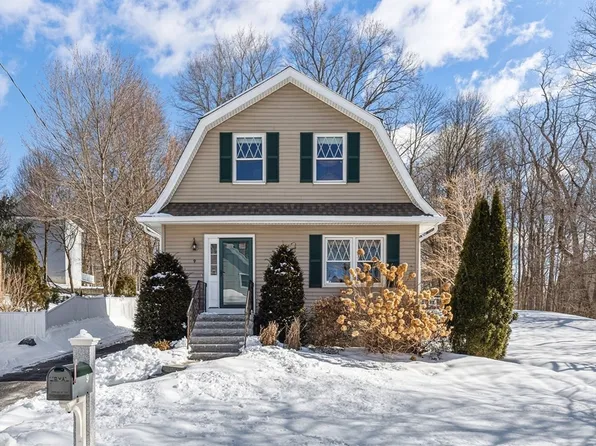 9 Lyman St, Southborough, MA 01772