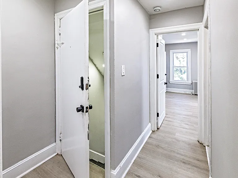650B N Broad St #B — Photo 3