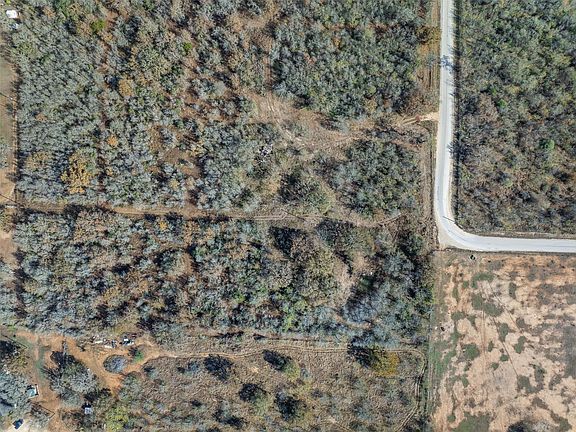 3rd image of 1050 Bugtussle Ln