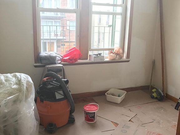 2nd image of 3161 44th St APT 2F
