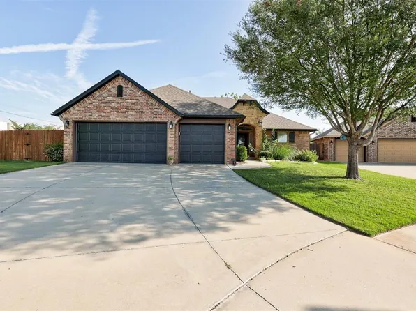 3001 Flint Ct, Moore, OK 73165