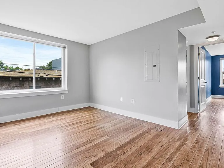420 16th St SE #207 — Photo 3