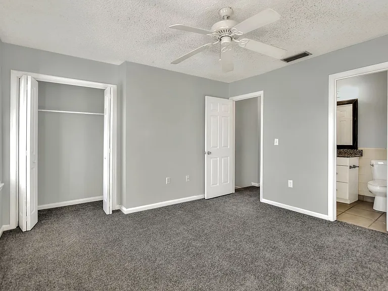1860 Avenue Q SW — Photo 9