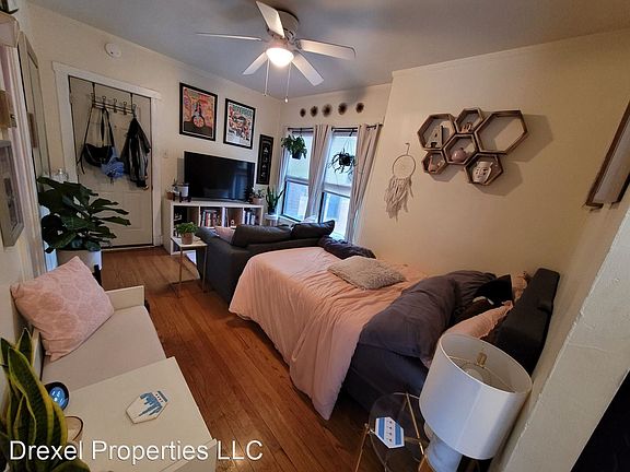 4th image of 2633 1/2 N Spaulding Ave #6360729