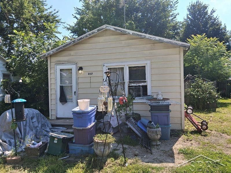1st image of 317 Crescent St