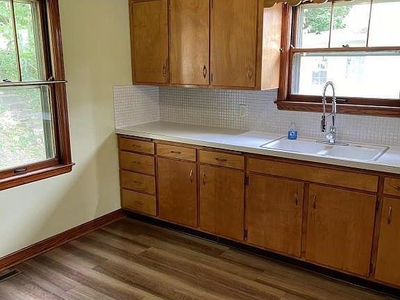 2nd image of 1715 Hershey Ave