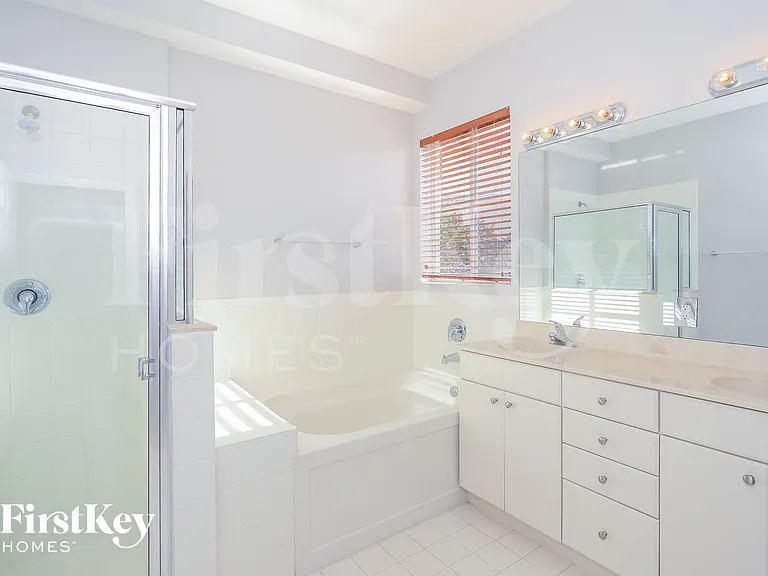 158 SE 22nd Ave — Photo 11