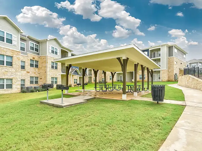 Crosswinds Apartment Homes — Photo 34
