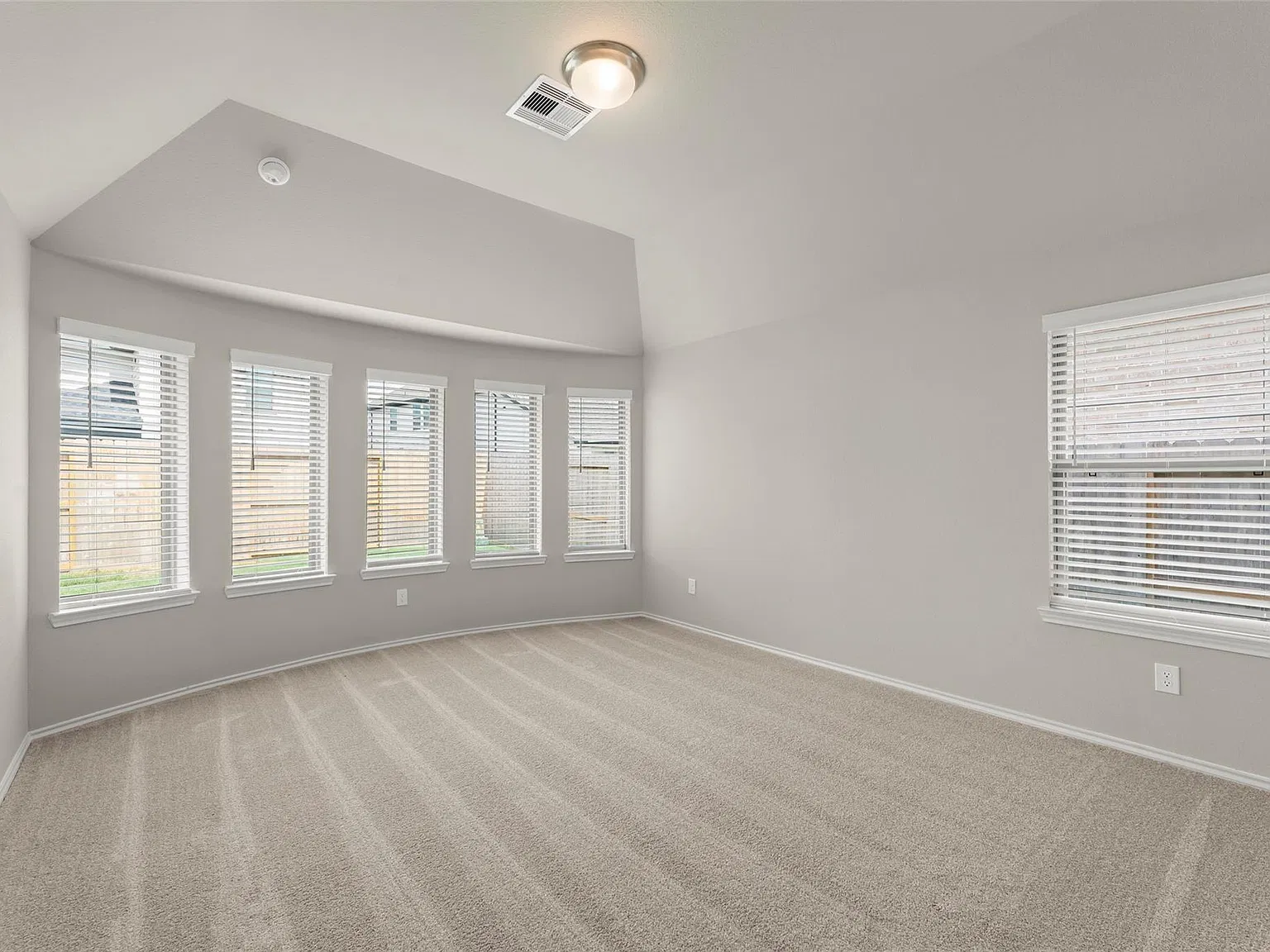 3 bed, $2,500 — Photo 4
