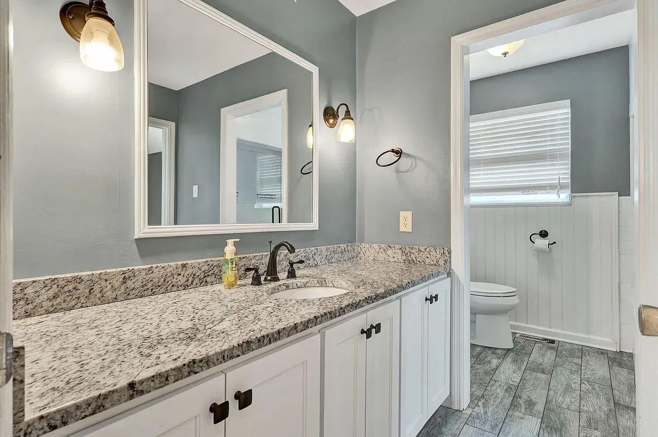 4 bed, 2832 sqft, $2,800 — Photo 3