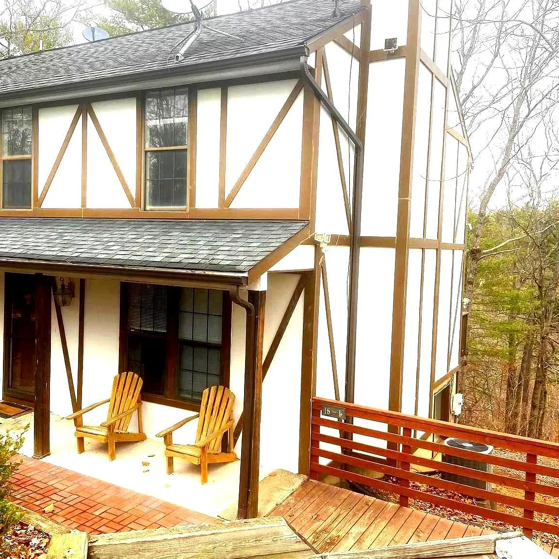 3 bed, 2.5 bath, 1200 sqft, $1,300 — Photo 2
