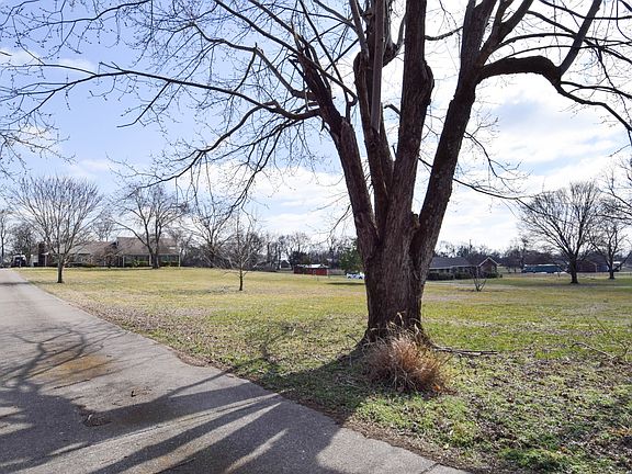 2nd image of 1059 Robertson Rd