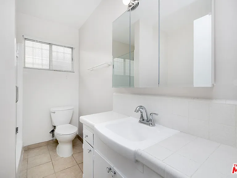 1023 N Laurel Ave #2 — Photo 11