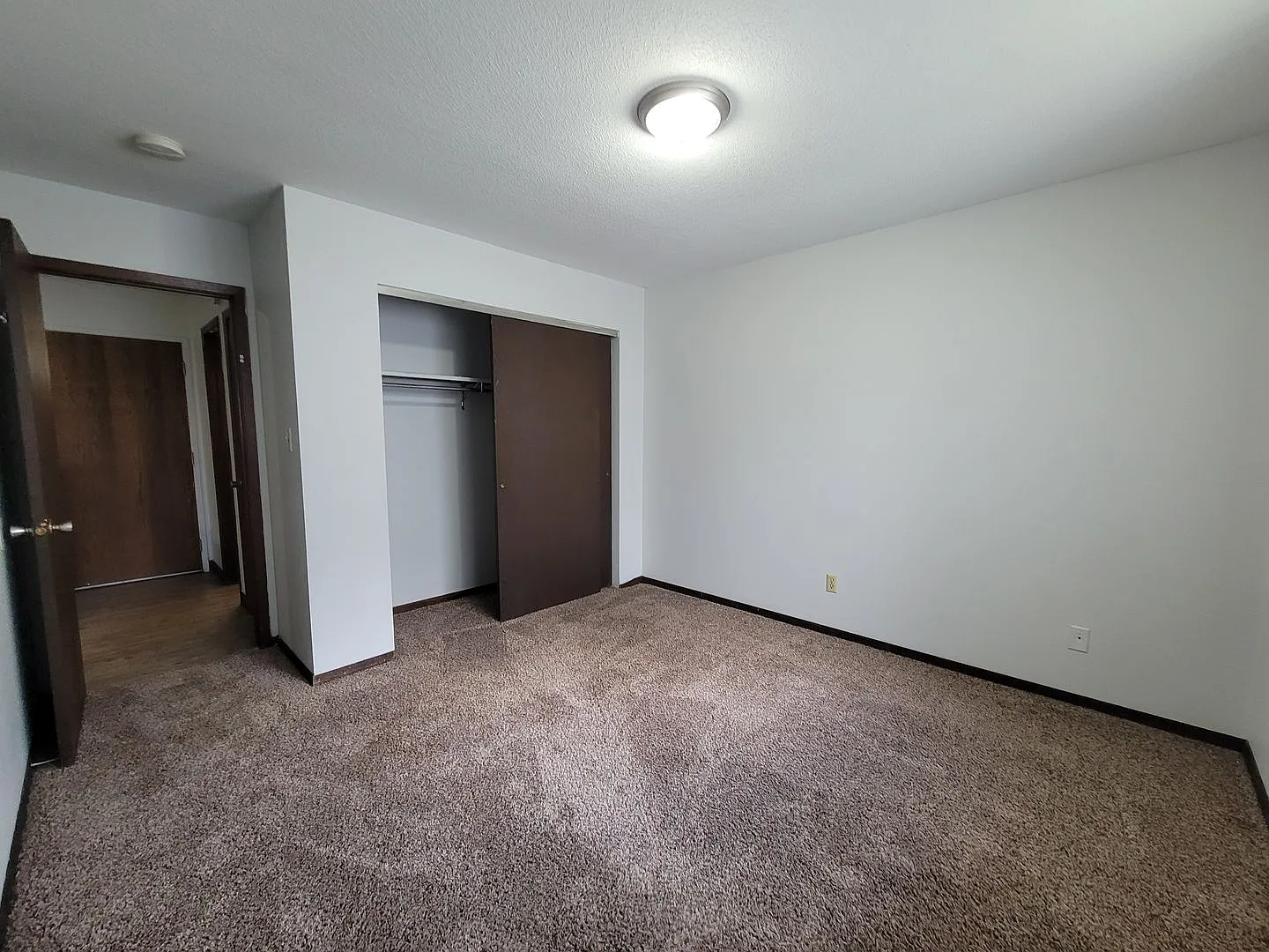 330 29th Street Dr SE — Photo 4