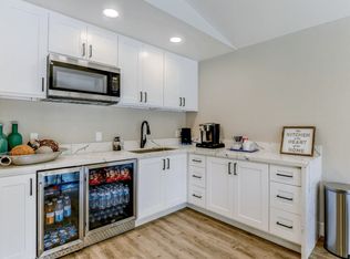 Gladstone Ridge Apartments, Glendora, CA 91740