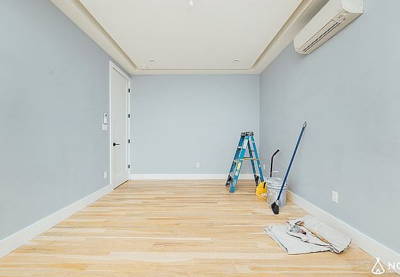 5th image of 308 Macdougal St APT 3R