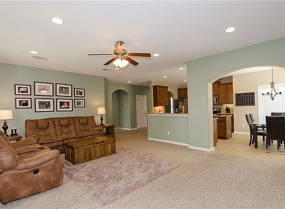 2nd image of 1112 Matheson Dr