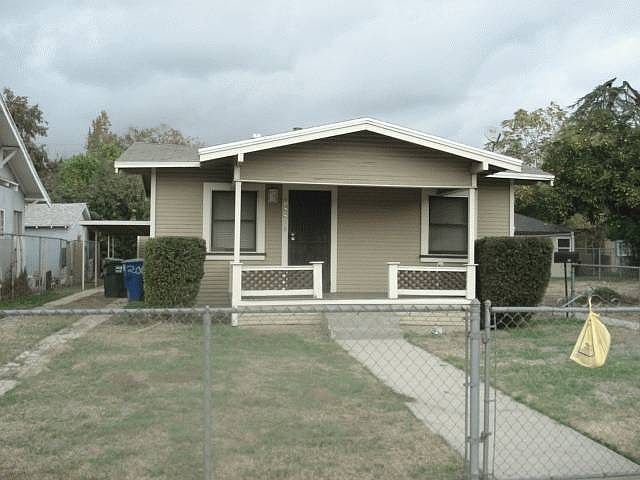 1st image of 688 W 21st St