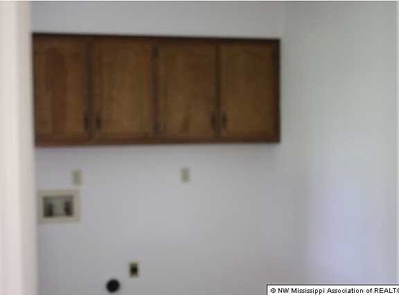 5th image of 8411 Oakwood Ln
