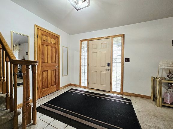 4th image of 230 Fairfield Ct
