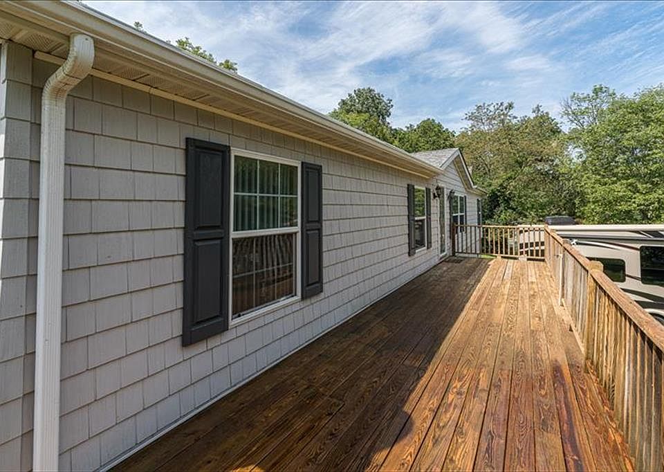 70 Laurel Ave, Birdsboro, PA 19508 Zillow