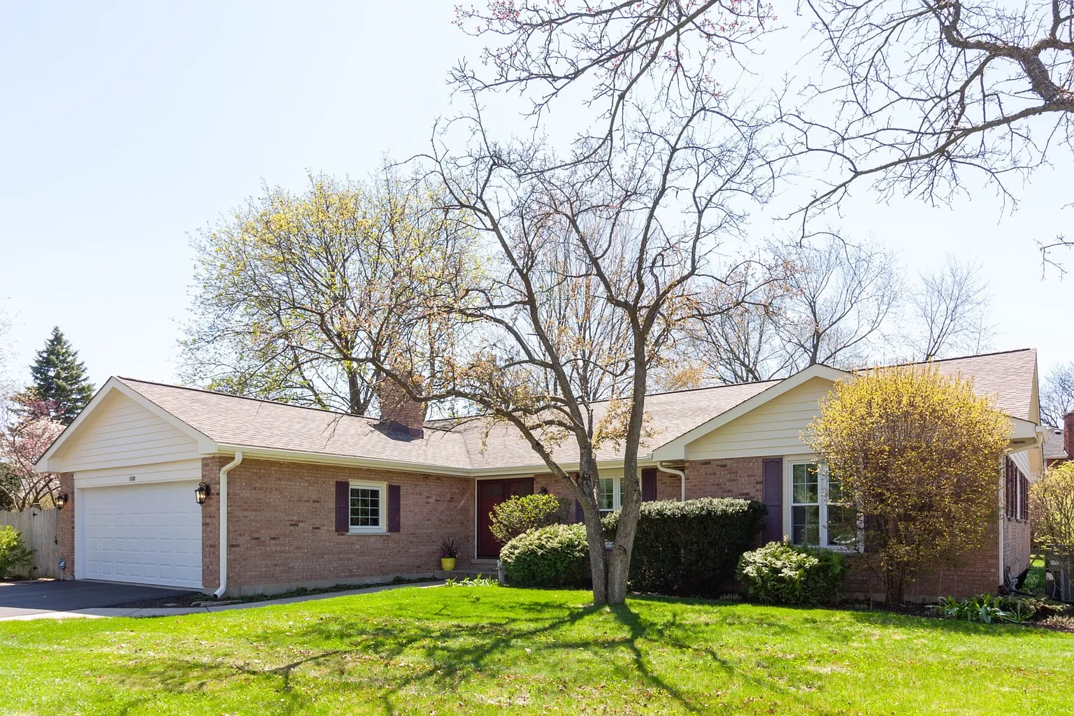 1600 Whitman Ln photo 1