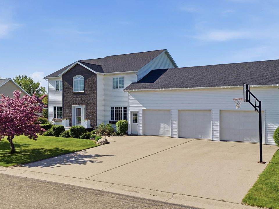 1st image of 2309 Hillcrest Ln