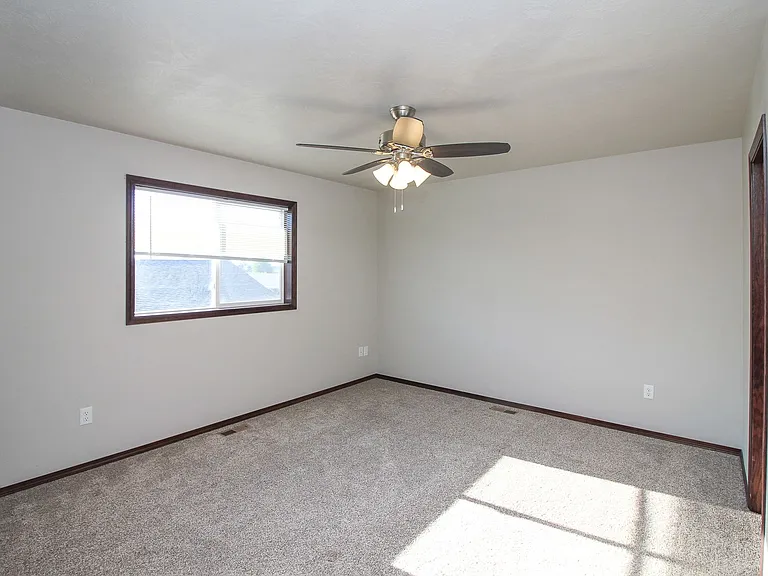 110 Tanner Ct — Photo 16