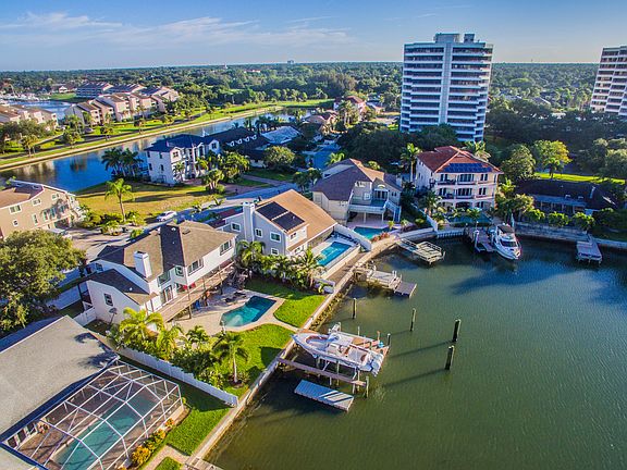 3rd image of 2810 Seabreeze Dr S