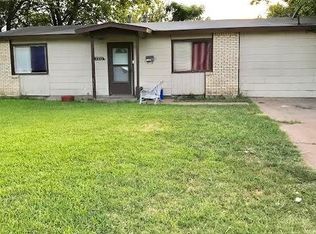 2332 Carruthers Dr, Fort Worth, TX 76112