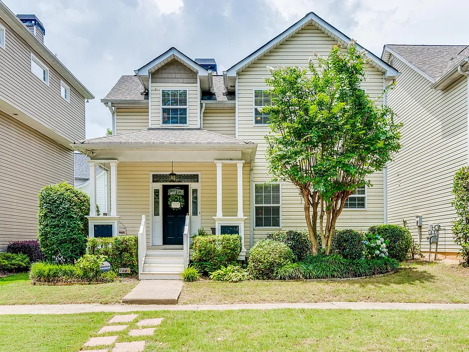 777 Gardenside Cir SE