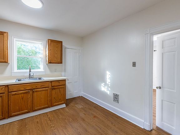 3rd image of 348 Front St #2