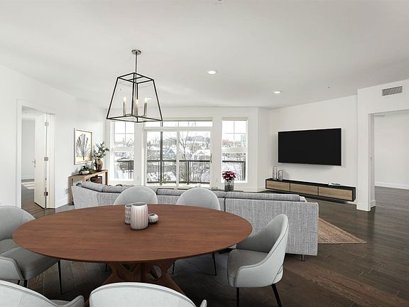 4th image of 218 W Kingsley St #406