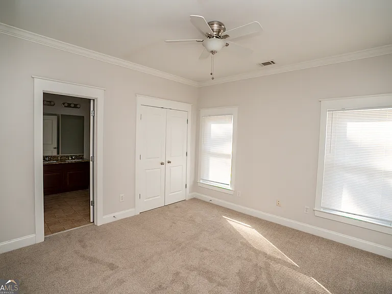 901 Custer Ave SE — Photo 12