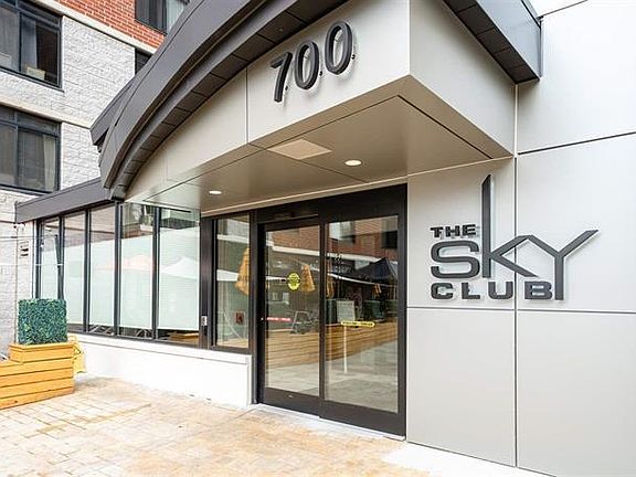 4th image of 700 1st St APT 4V