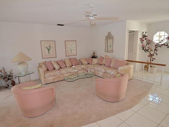3rd image of 231 Laurel Hollow Dr