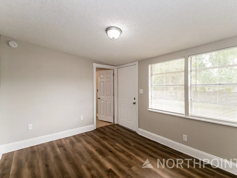 9776 Hogan Rd — Photo 13