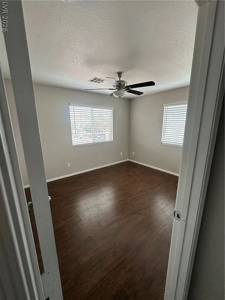 4 bed, 3.0 bath, 1738 sqft, $2,350 — Photo 3