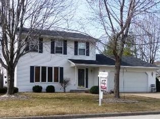 1375 Mesa Dr, Ashwaubenon, WI 54313