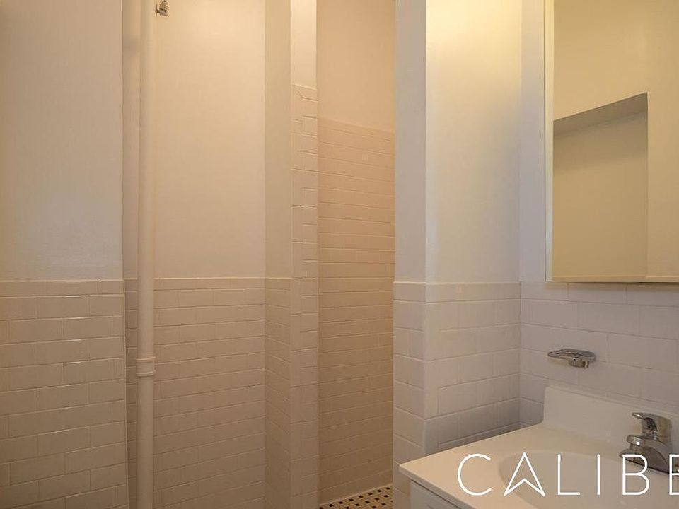 2nd image of 53 W 72nd St APT 4K